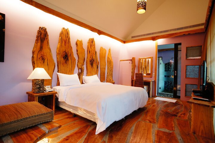 Room 2 of 20