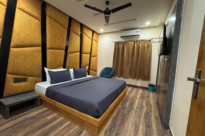 Room 14 of 36