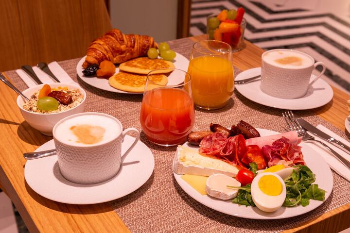 Breakfast/Coffee Service 76 of 93