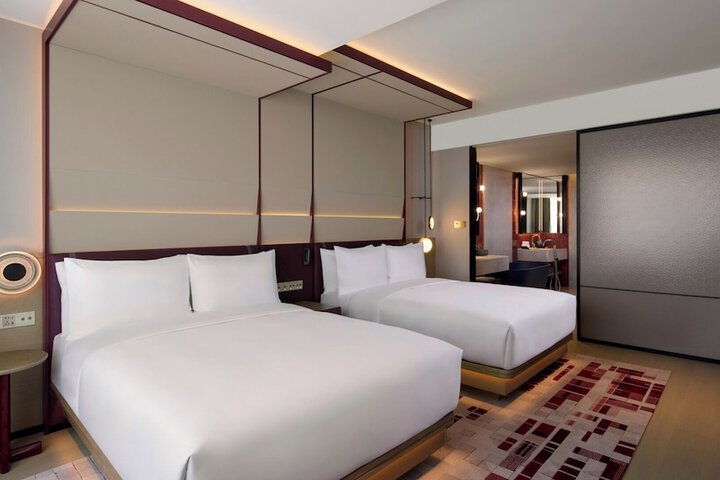 Room 35 of 65