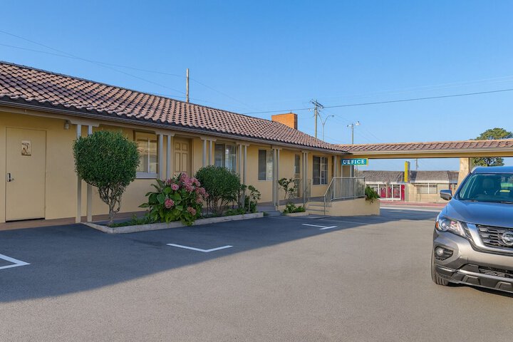 Hotel 66 of 69