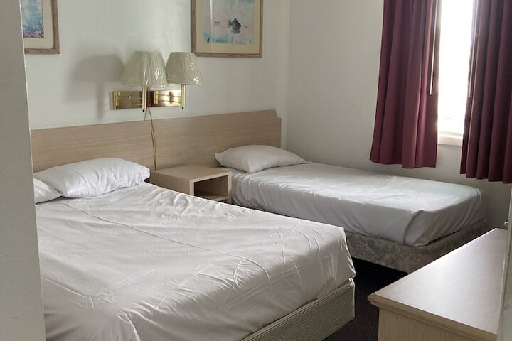 Room 4 of 23