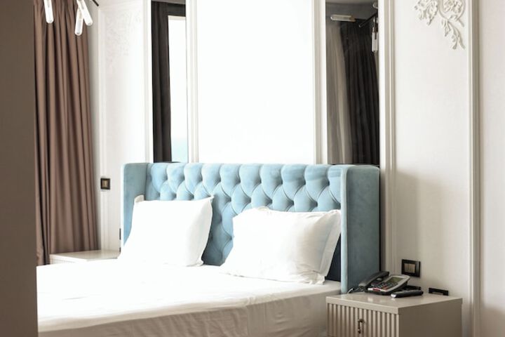 Room 33 of 107