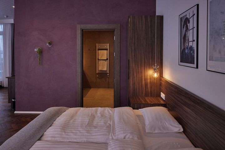 Room 21 of 89