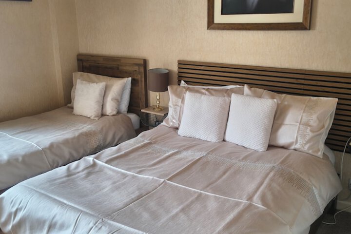 Room 93 of 184