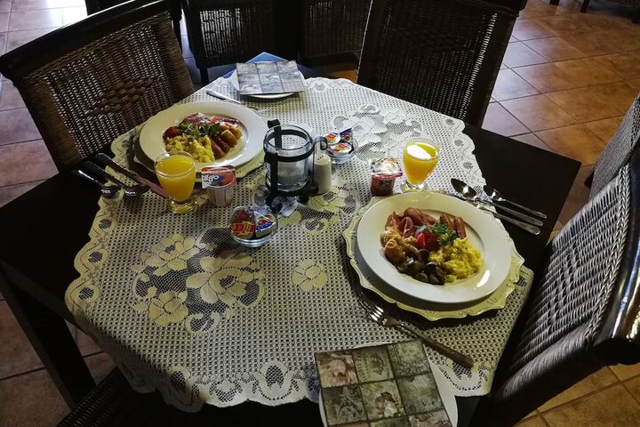 Dining 36 of 52
