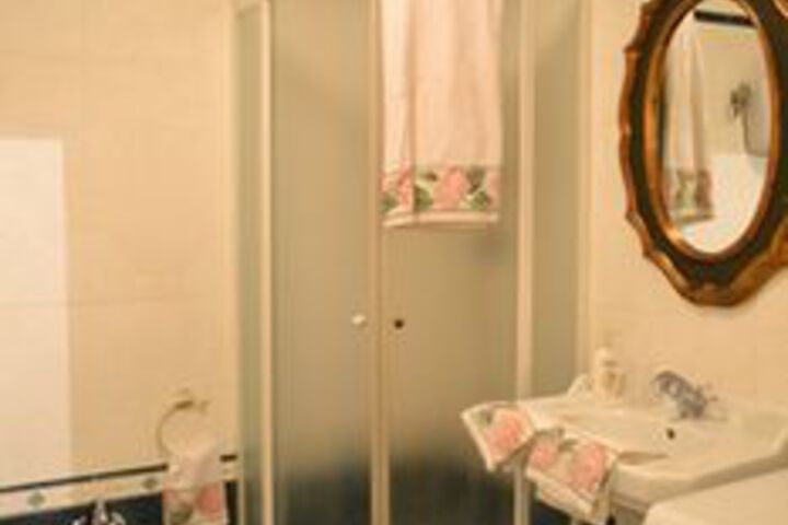 Room 6 of 35