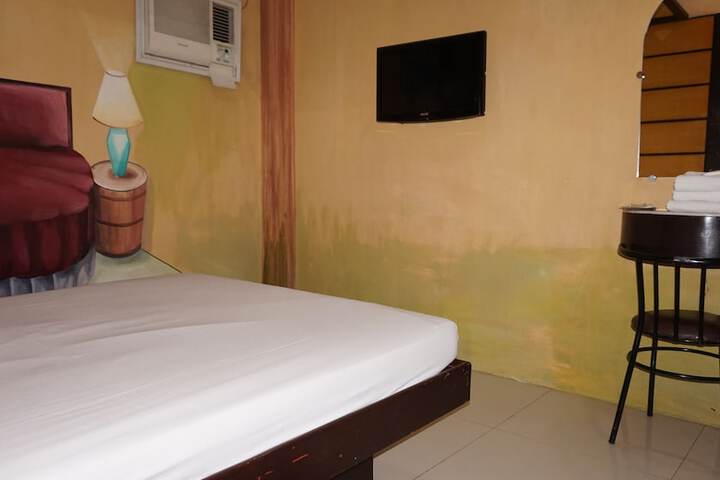 Room 9 of 27
