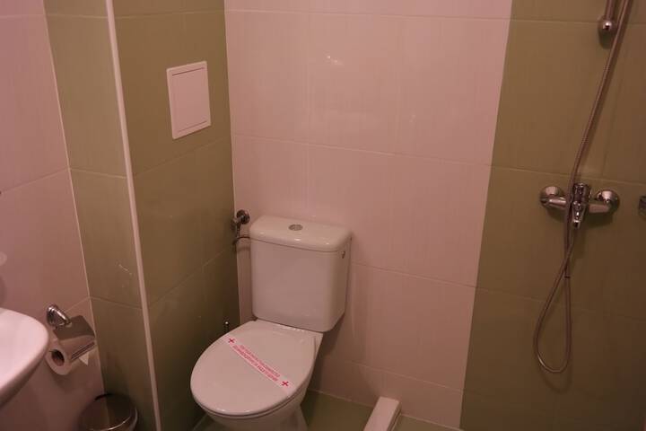 Room 35 of 49