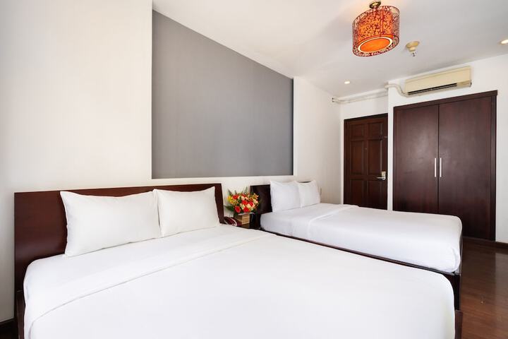 Room 7 of 49