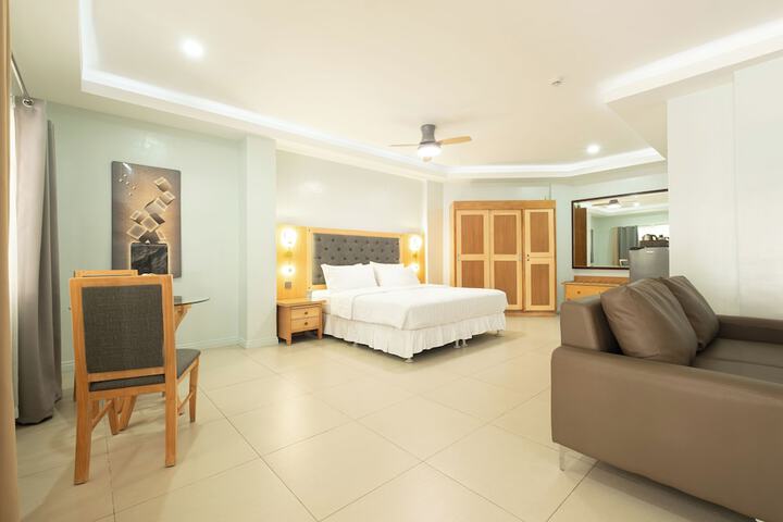 Room 32 of 62