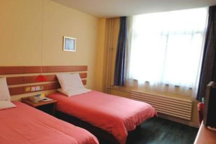 Room 18 of 32