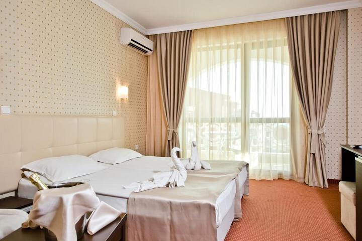 Room 27 of 36