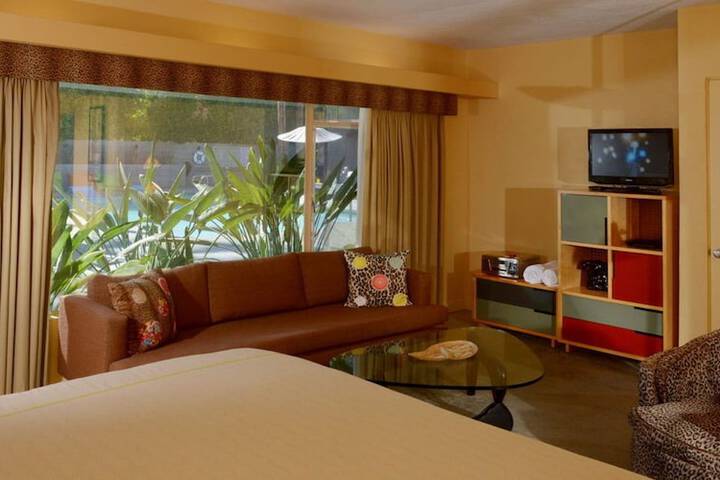 Room 16 of 25