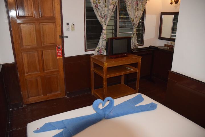 Room 15 of 156