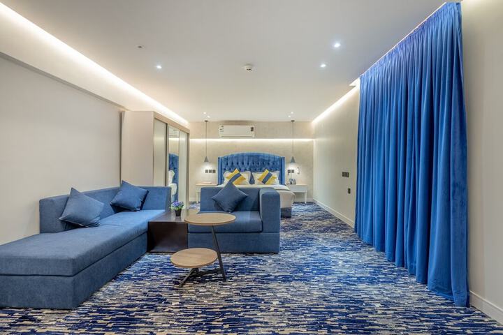 Room 10 of 23