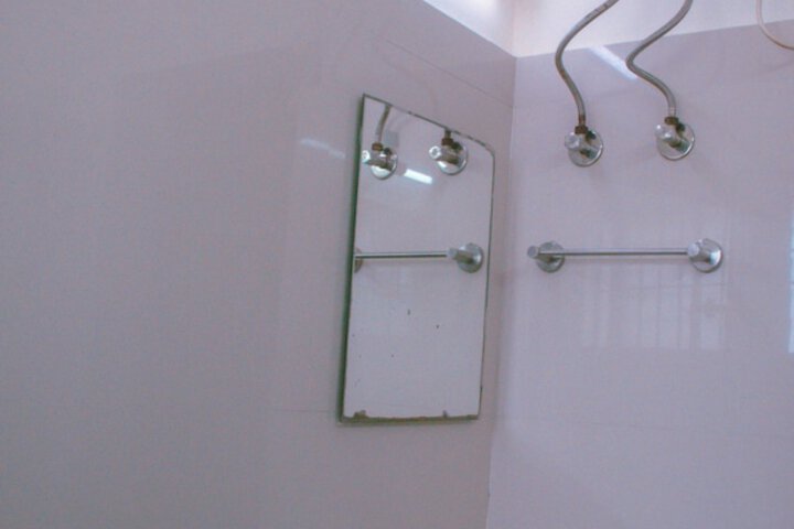 Room 28 of 32