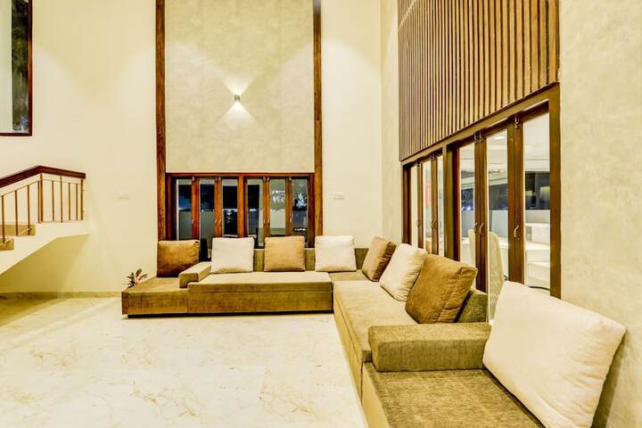 Hotel Interior 7 of 26