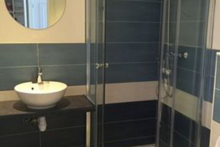 Room 20 of 200