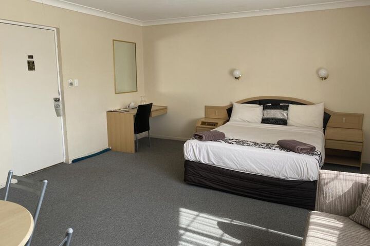 Room 16 of 42