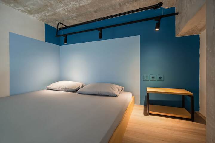 Room 6 of 24