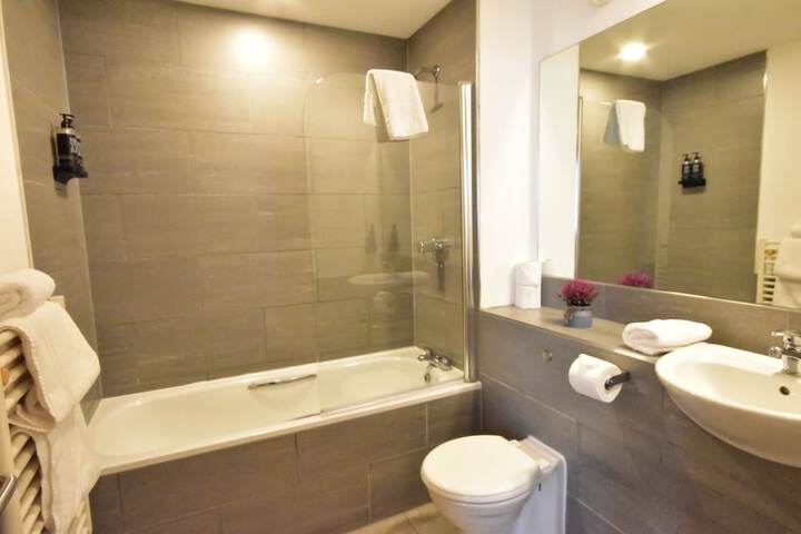 Room 150 of 182