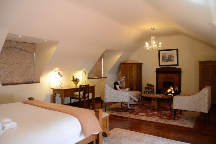 Room 2 of 48