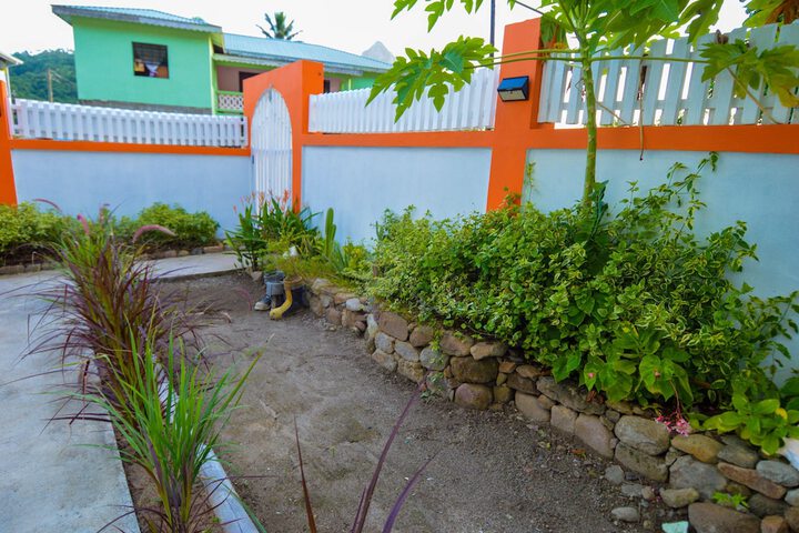Hotel Exterior 47 of 55