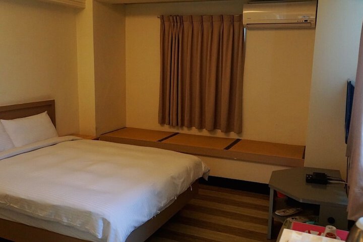 Room 26 of 53