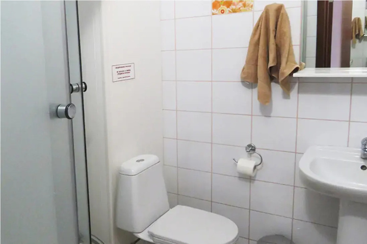 Room 8 of 13