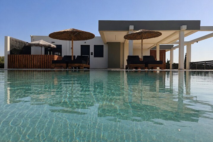 Pool 22 of 33