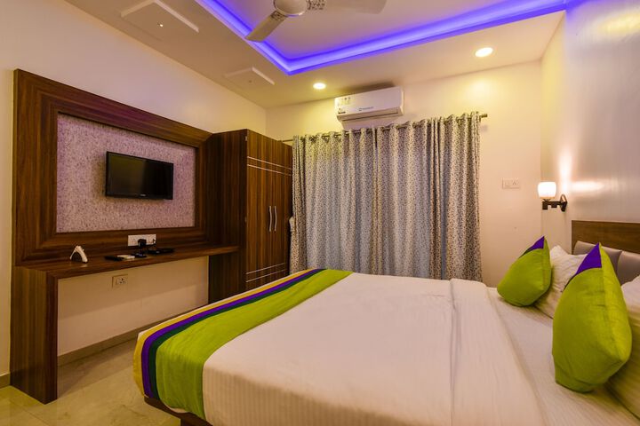Room 12 of 52