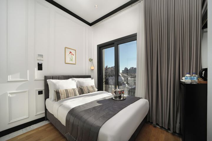 Room 15 of 43