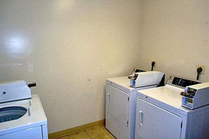Room 7 of 10