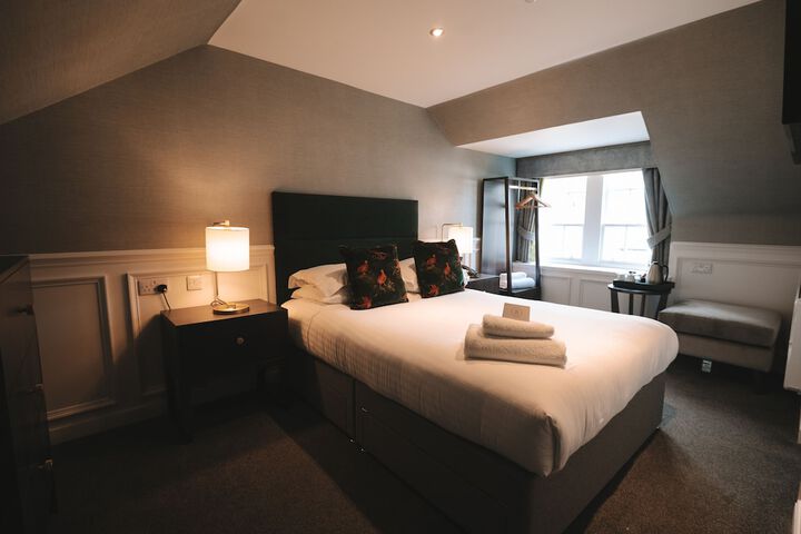 Room 28 of 84