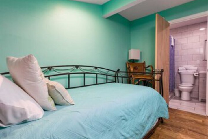 Room 19 of 21