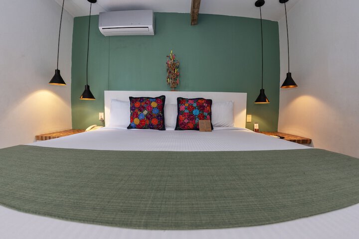Room 8 of 225