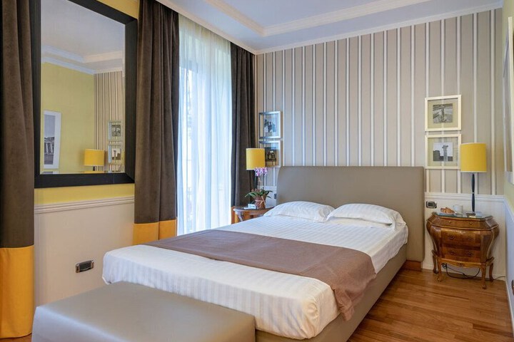 Room 73 of 109