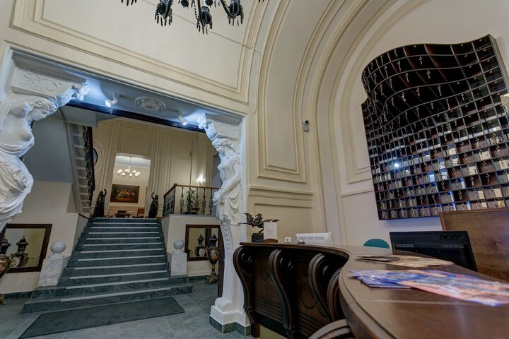 Hotel Interior 7 of 89
