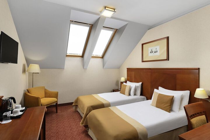 Room 14 of 101