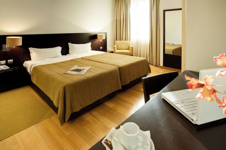 Room 14 of 26