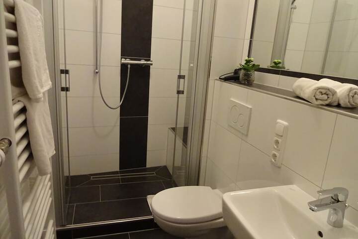 Room 8 of 15