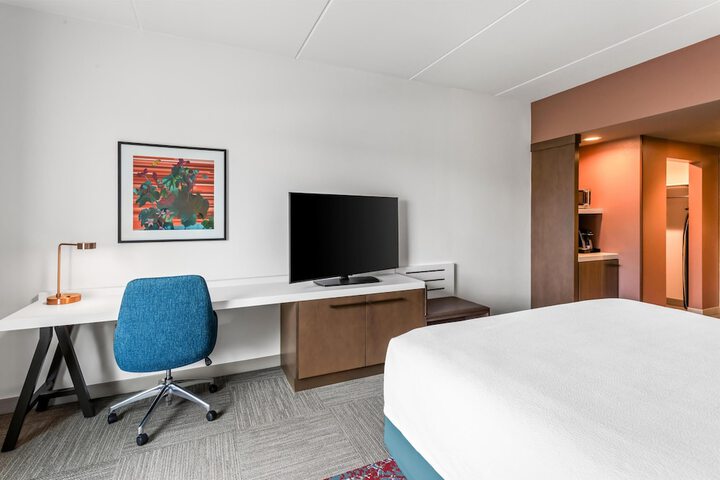Room 16 of 79