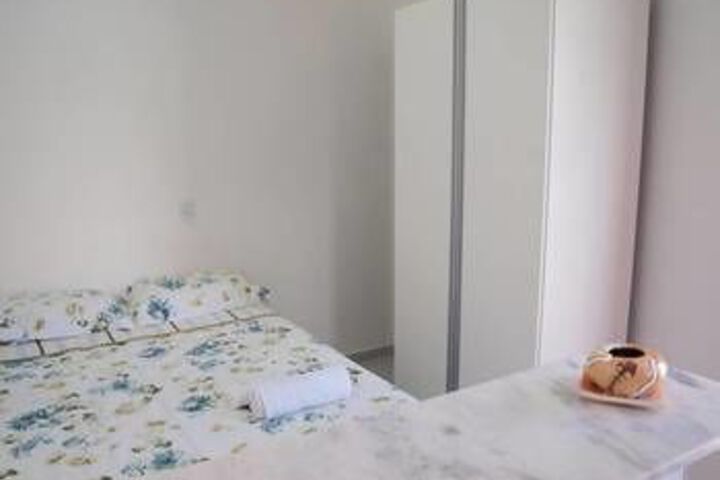 Room 12 of 48