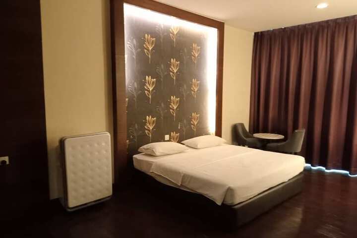 Room 12 of 23