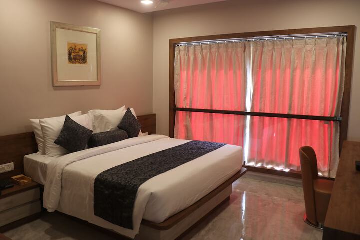 Room 12 of 27