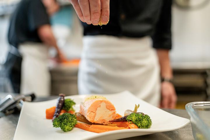 Dining 40 of 59