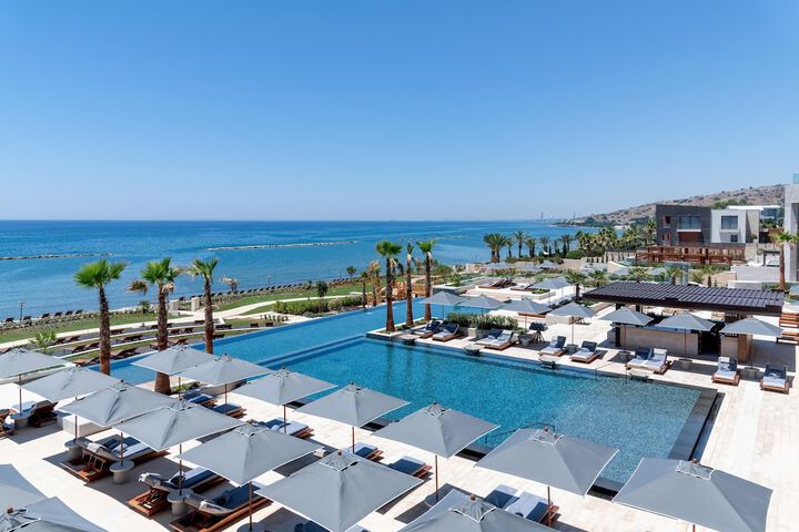 Hotel Pool