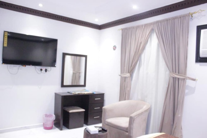 Room 9 of 23