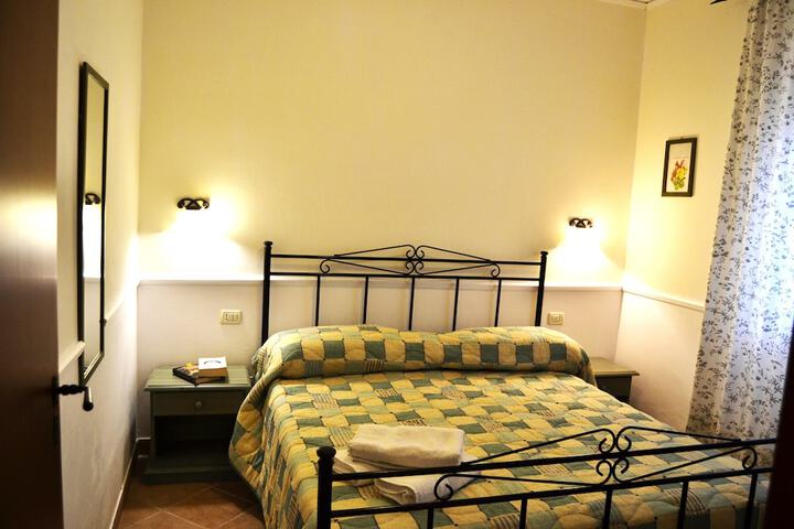 Room 4 of 61